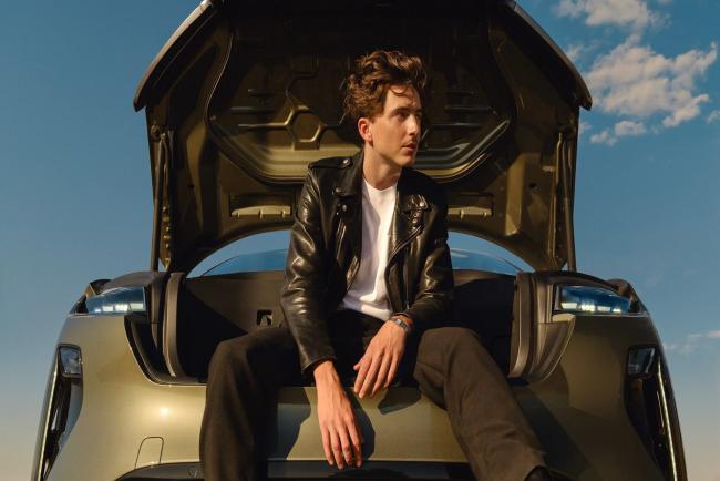 Exterieur_l-acteur-timothee-chalamet-devient-ambassadeur-de-lucid-motors_0