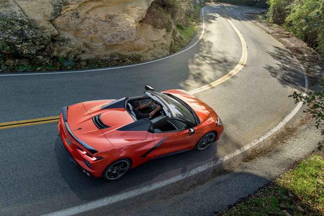 Exterieur_la-nouvelle-corvette-stingray-passe-en-mode-cabriolet_2