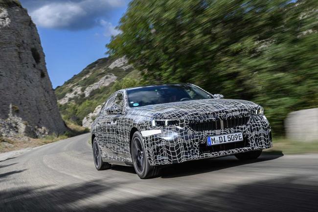 Exterieur_les-bmw-i5-100-electrique-sont-pretes-mais-malheureusement-loin-de-tesla_0