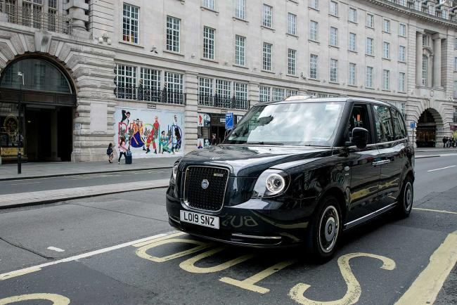 Exterieur_les-taxis-electriques-de-levc-s-imposent-dans-le-coeur-de-londres_1