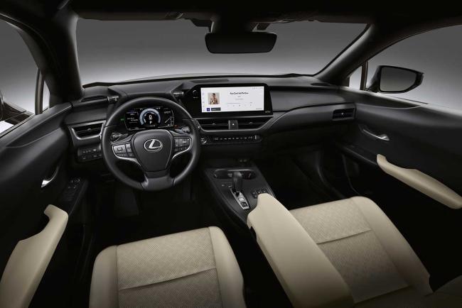 Interieur_lexus-ux-300e-2023-130-km-d-autonomie-pour-7-000-de-plus_0