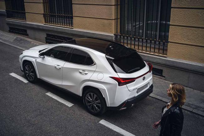 Exterieur_lexus-ux-hybride-de-mieux-en-mieux_1