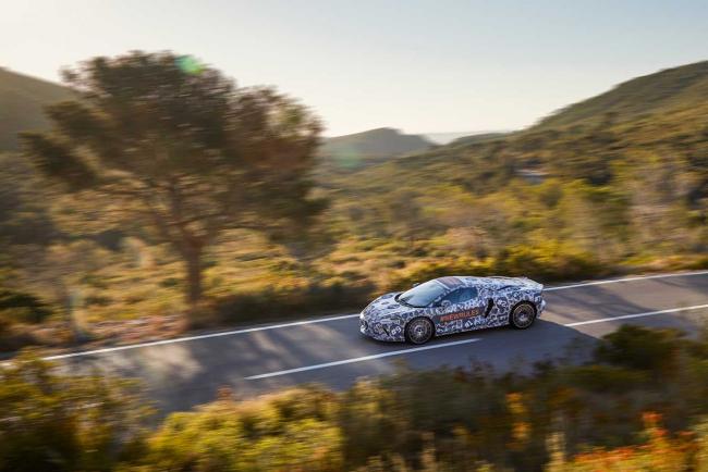 Exterieur_mclaren-devoile-sa-grand-tourer-qui-chassera-la-porsche-911_1
