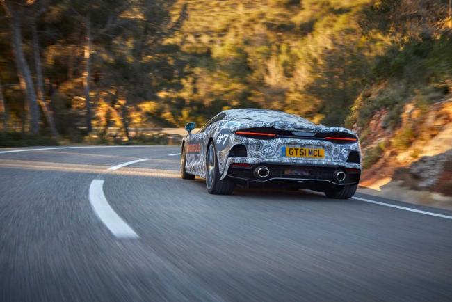 Exterieur_mclaren-devoile-sa-grand-tourer-qui-chassera-la-porsche-911_2