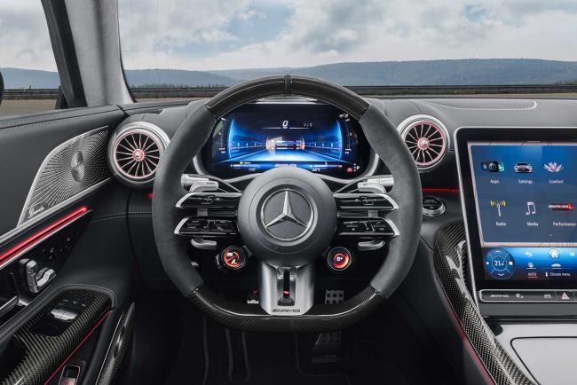 Mercedes-AMG GT Coupé : maintenant, vous pouvez emmener votre chihuahua !