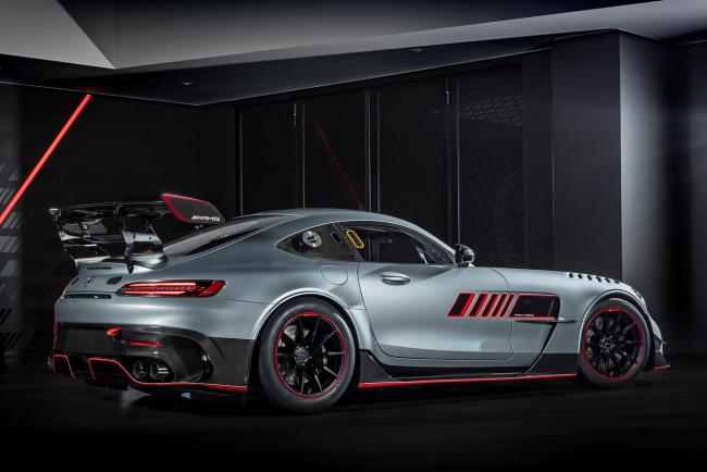 Exterieur_mercedes-amg-gt-track-series-vous-n-en-verrez-jamais_1