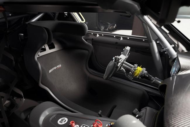 Exterieur_mercedes-amg-gt-track-series-vous-n-en-verrez-jamais_4