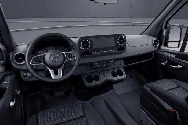 Interieur_mercedes-sprinter-pourquoi-choisir-ce-grand-fourgon-utilitaire_0