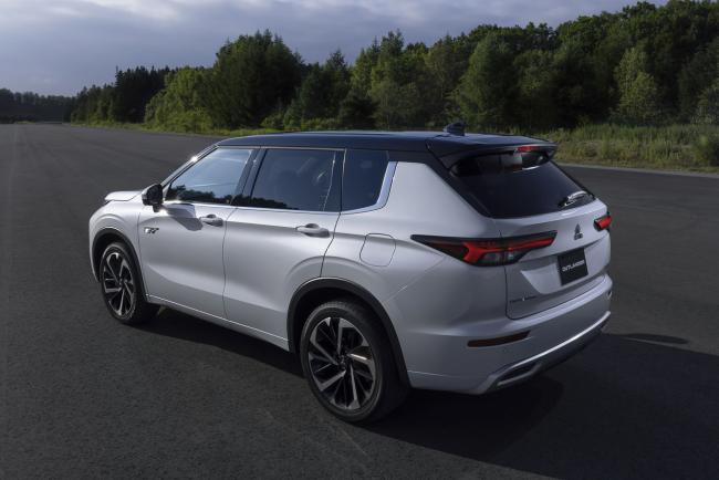 Exterieur_mitsubishi-devoile-son-nouvel-outlander-phev_1