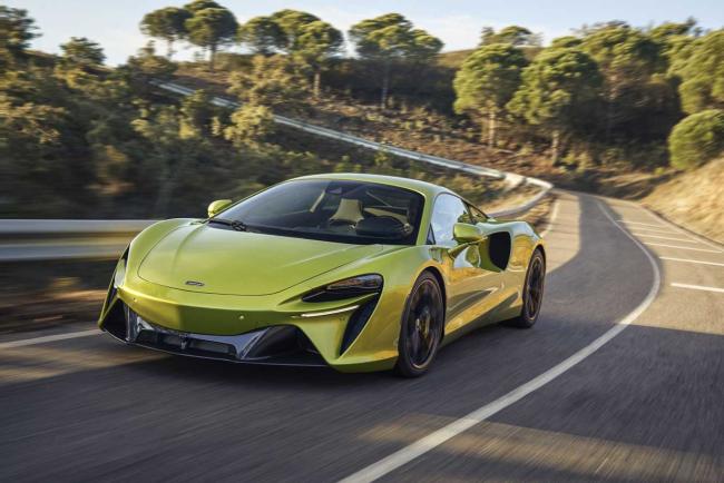 Exterieur_motor-passion-mclaren-dansera-sur-le-pont-d-avignon_2