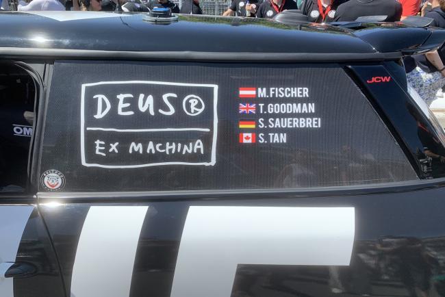 Exterieur_nous-etions-aux-24-heures-du-nuerburgring-en-mini-avec-bulldog-racing_2