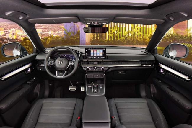 Interieur_nouveau-honda-cr-v-e-hev-ou-e-phev-telle-est-la-question_0