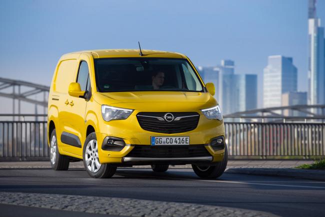 Exterieur_opel-combe-e-cargo-l-utilitaire-100-electrique_2