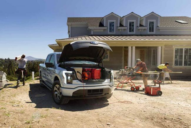 Exterieur_pick-up-electrique-tesla-le-promet-ford-le-propose-deja-avec-le-f150-lightning_1