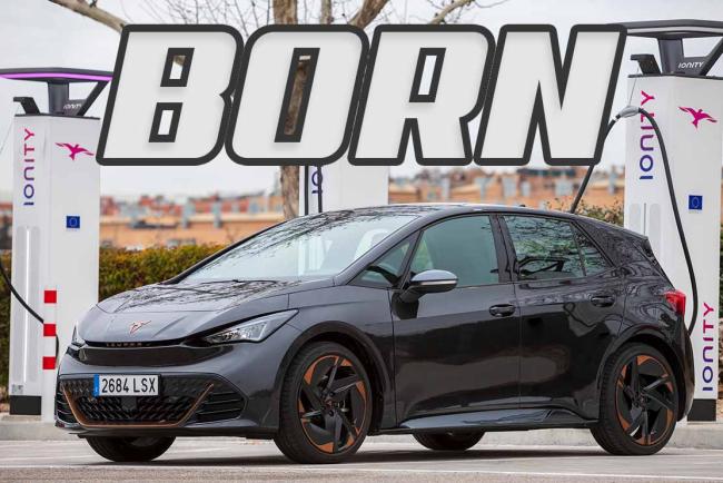 Exterieur_plug-charge-disponible-sur-cupra-born_0