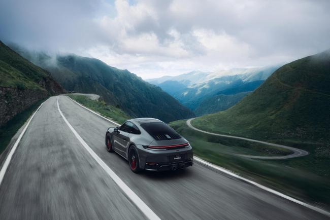 Exterieur_porsche-911-carrera-4-gts-transfagarasan-tribute-du-programme-sonderwunsch_1