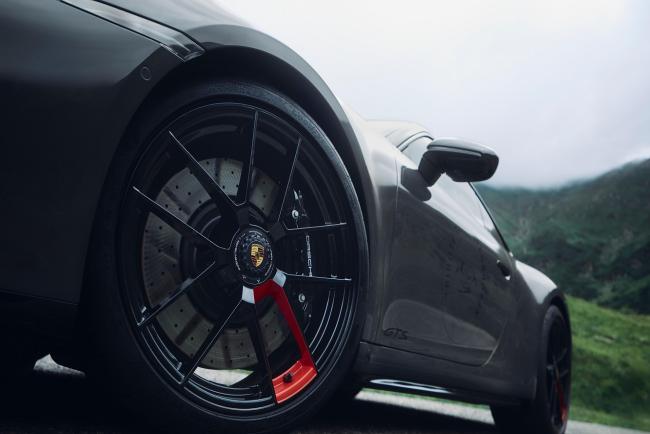 Exterieur_porsche-911-carrera-4-gts-transfagarasan-tribute-du-programme-sonderwunsch_2