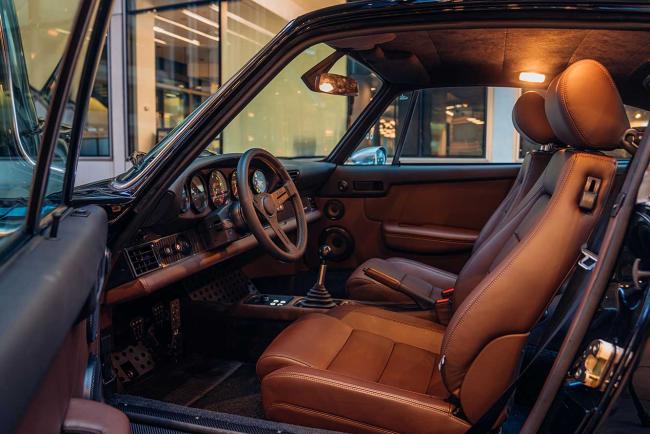 Interieur_porsche-911-ita001-par-theon-design-pour-le-plaisir-d-un-rital_0