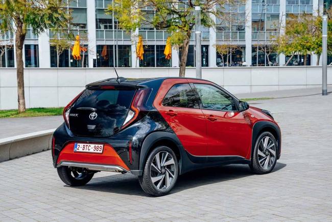 Exterieur_quelle-citadine-choisir-la-reference-en-2023-est-toyota-aygo-x_1