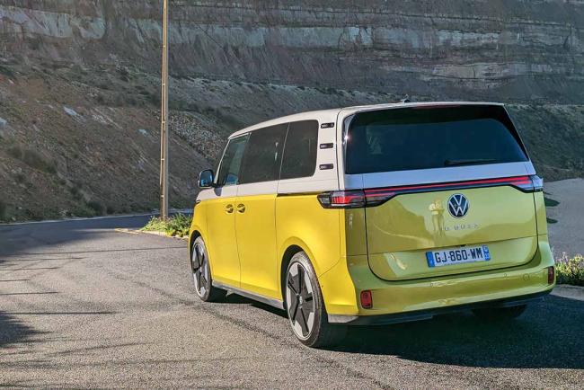 Exterieur_quelle-voiture-electrique-choisir-la-reference-en-2023-est-volkswagen-id-buzz_1