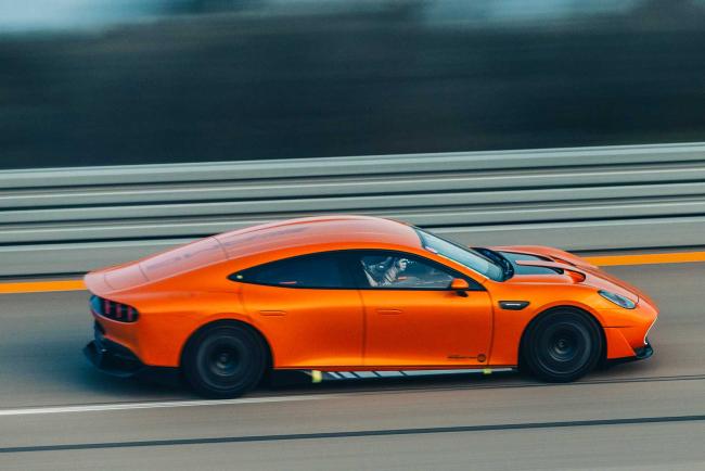 Exterieur_recharge-a-1-megawatt-mercedes-reinvente-la-voiture-electrique-avec-sa-amg-gt-xx_1