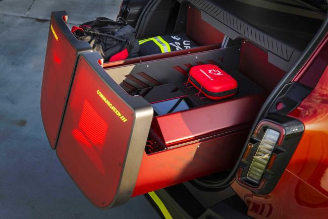 Exterieur_renault-vision-4rescue-une-4l-d-intervention_2