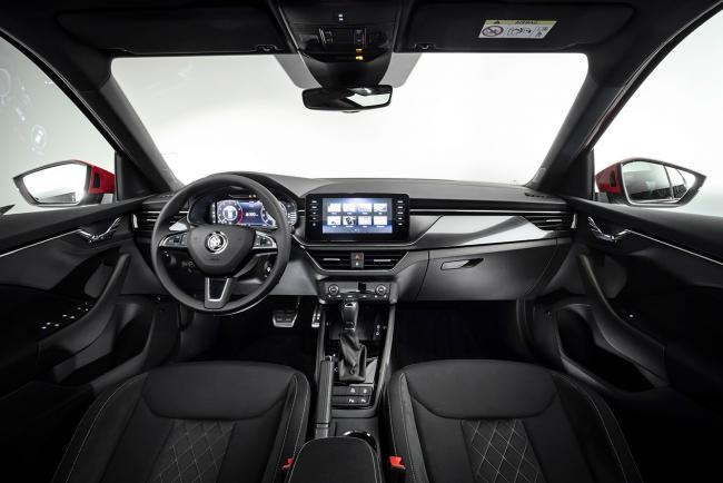 Interieur_skoda-kamiq-le-suv-urbain-chic-et-tcheque_0