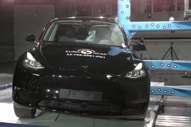 Exterieur_tesla-model-y-le-crash-test-qui-fait-mal_1