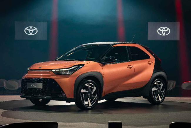 Exterieur_toyota-aygo-x-hybride-le-bouchon-qui-se-faufile_1
