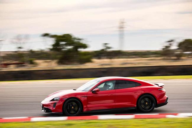 Exterieur_une-porsche-taycan-gts-une-porsche-sport-turismo_2