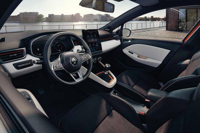 Interieur_voici-la-nouvelle-renault-clio-du-moins-son-interieur_0