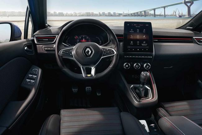 Interieur_voici-la-nouvelle-renault-clio-du-moins-son-interieur_3