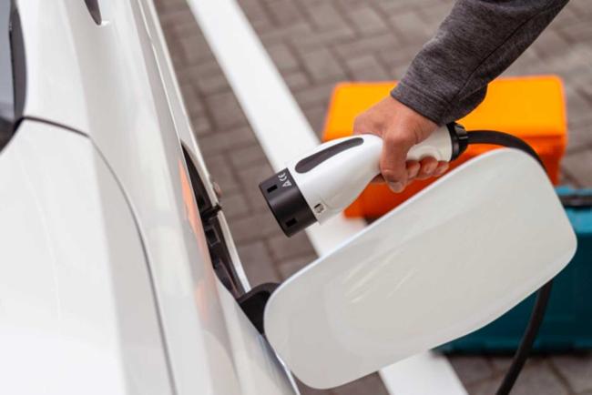 Exterieur_volkswagen-caddy-et-california-ehybrid-le-plug-in-qui-sort-de-la-prise-fiscale_1