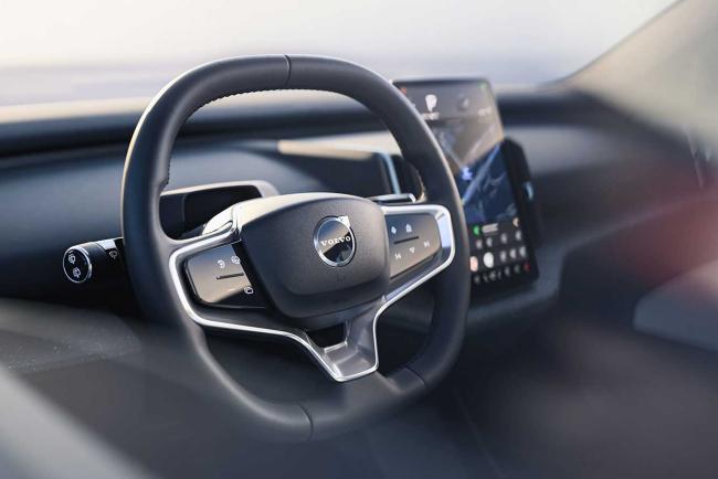 Interieur_volvo-ex30-batterie-puissance-prix-bref-les-secrets-du-petit-suv-electrique_0