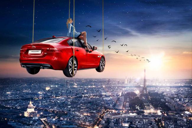 Et la voiture la plus belle de lannee est la jaguar xe 