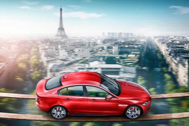 Et la voiture la plus belle de lannee est la jaguar xe 