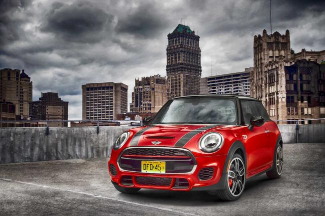 La mini john cooper works est de retour avec 230ch 