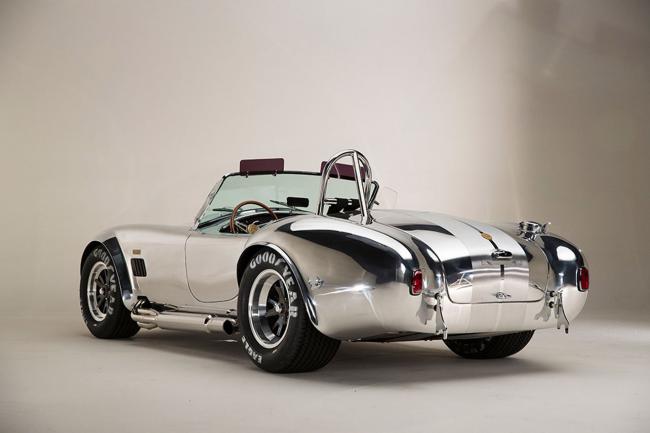 Shelby cobra 427 50 exemplaires pour les 50 ans 