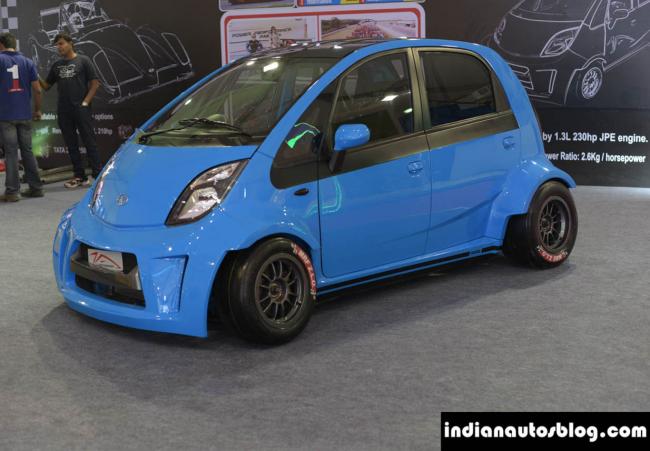 Une tata nano pour la piste 