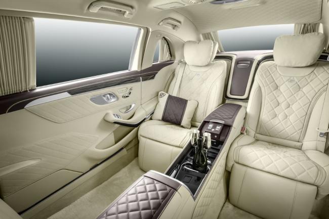 Mercedes maybach la version longue pullman a geneve 