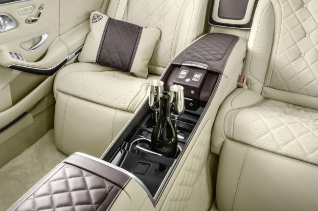 Mercedes maybach la version longue pullman a geneve 