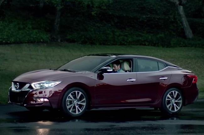 Nissan lance en douce la nouvelle maxima durant le super bowl 