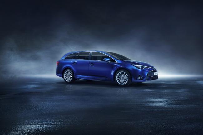 Toyota devoilera la nouvelle avensis 2015 a geneve 