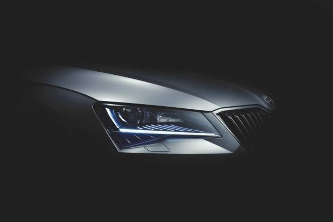 Nouvelle skoda superb 2015 voici son regard 