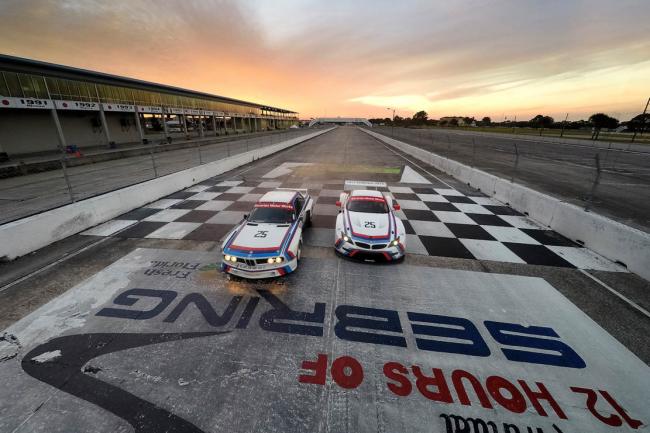 Un bmw z4 gtlm avec une livree historique 