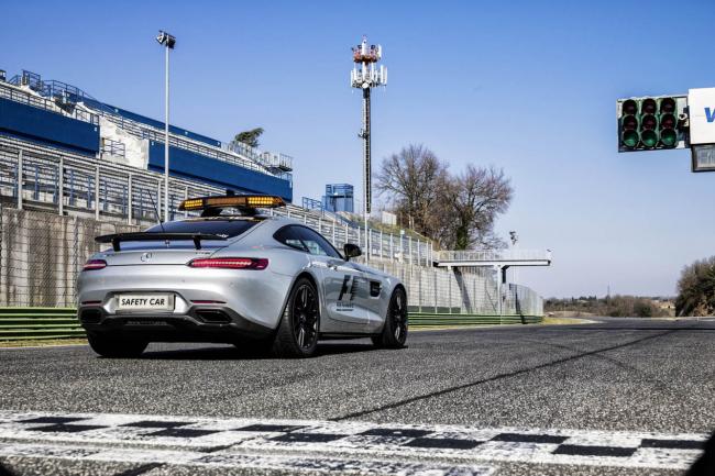 La mercedes amg gt s securise les course de formule 1 
