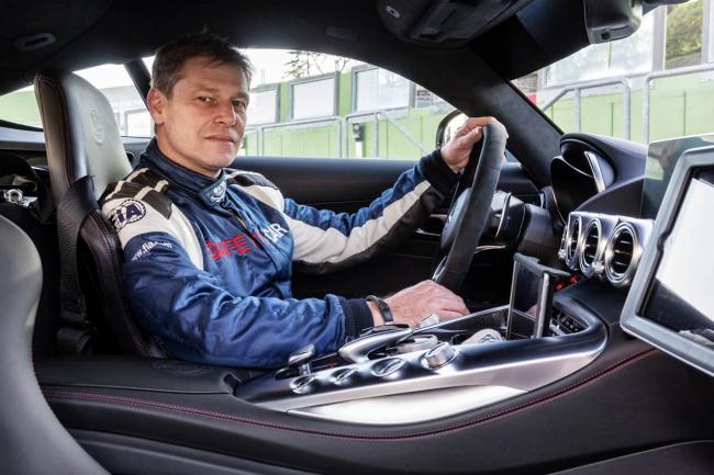 La mercedes amg gt s securise les course de formule 1 