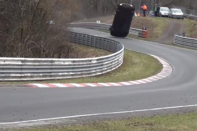 Vln crash d une nissan gt r gt3 au nurburgring 