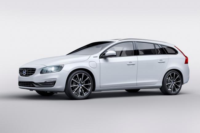 Volvo v60 une version hybride twin engine plus modeste a geneve 