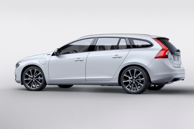 Volvo v60 une version hybride twin engine plus modeste a geneve 